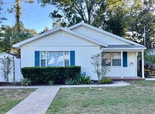 906 W Candlewood Ave, Tampa, FL 33603