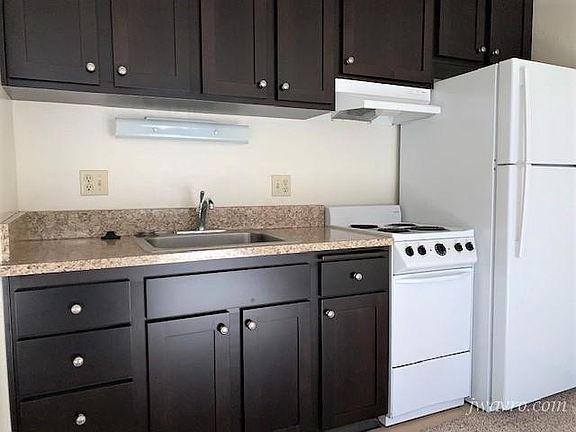 2nd image of 2035 Bush St #101