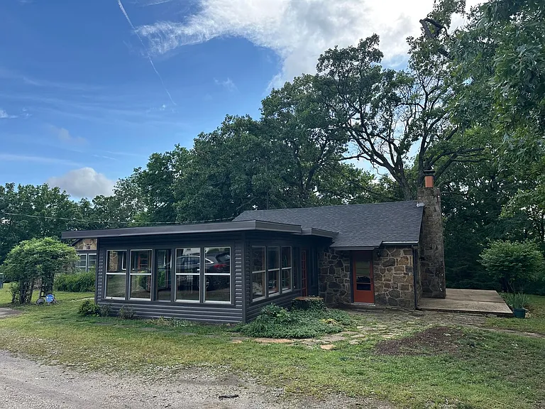 460 W Ravenswood Ln — Photo 27