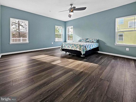 5th image of 5582 Trafalgar Cir