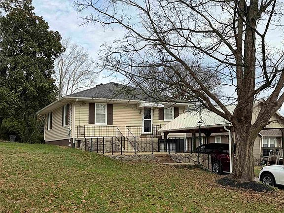 3rd image of 411 Moore Dr