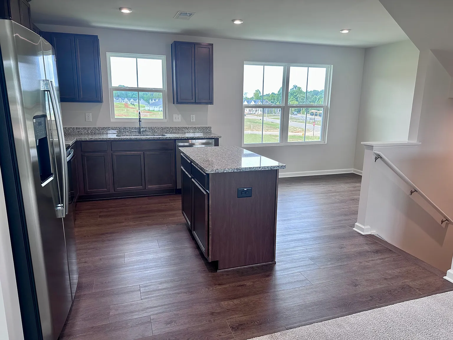 3 bed, 1564 sqft, $1,900 — Photo 2