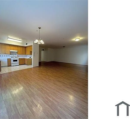 3rd image of 1814 N Kingsley Dr APT 1B