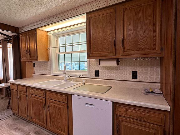 3rd image of 220 Washington Ave #12