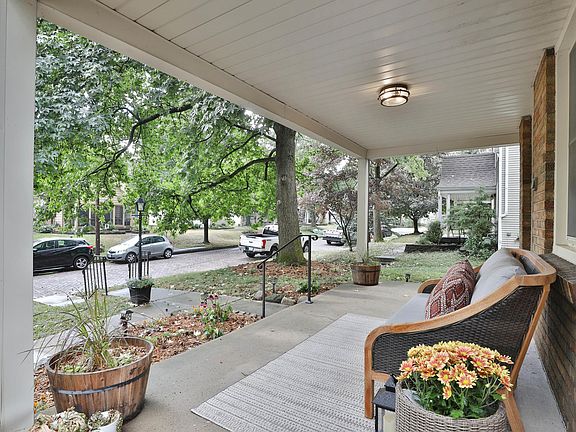 4th image of 434 E Como Ave