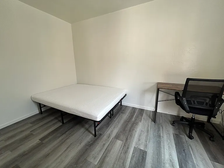 1708 Euclid Ave #7 — Photo 12