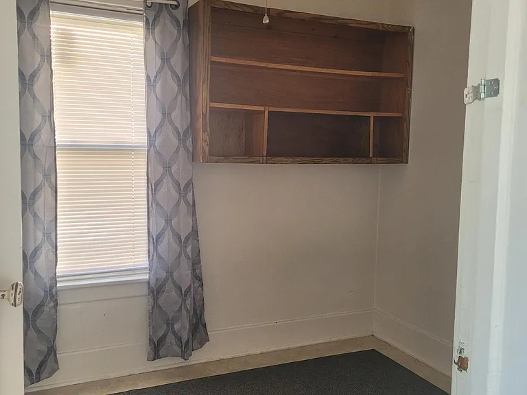 416 E 3rd St — Photo 5