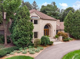 4950 Stoneleigh Rd, Bloomfield Hills, MI 48302