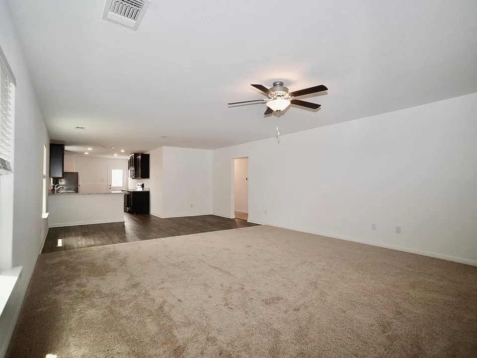 136 Maywood Ln
