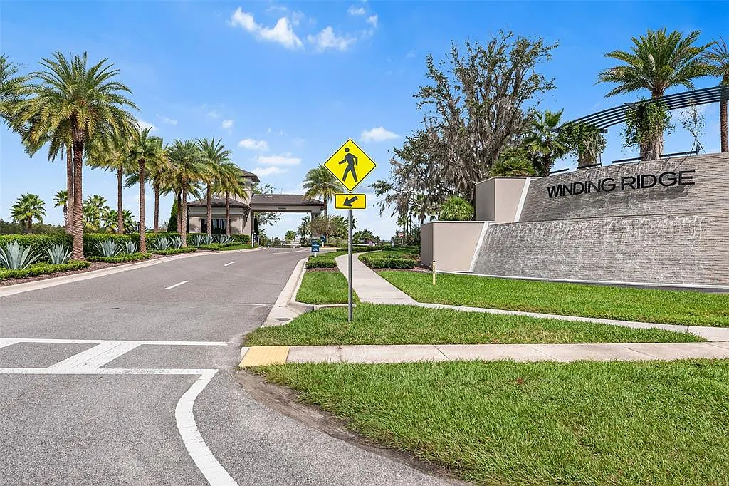 5 bed, 4.5 bath, 3251 sqft, $4,300 — Photo 3