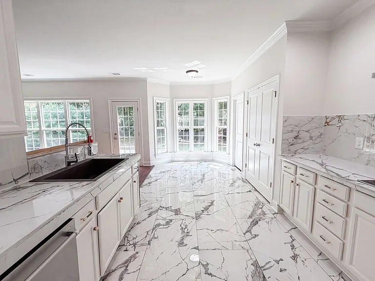 6311 Torrence Trace Dr — Photo 2