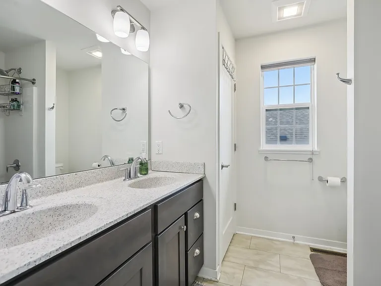 9924 Peach Leaf Ln — Photo 34