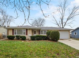 1990 Coral Ave, Aurora, IL 60506