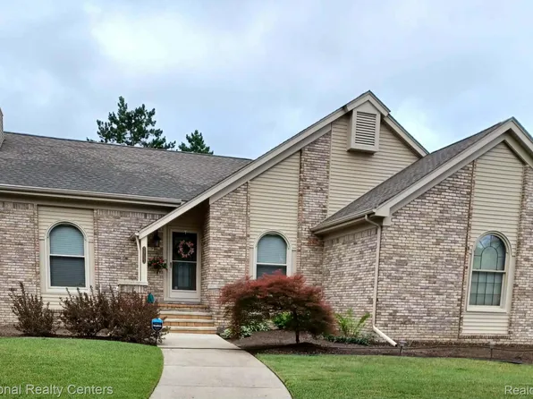 34653 Pembroke Ave, Livonia, MI 48152