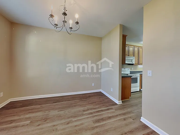 11 Silverbrook Ct — Photo 6