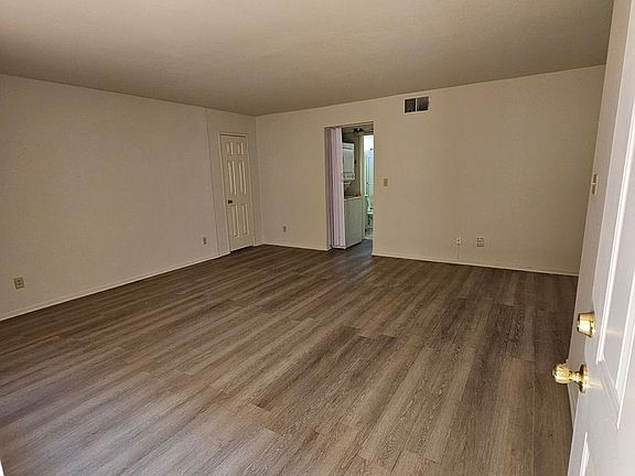 2nd image of 505 E Cedar Ave #C