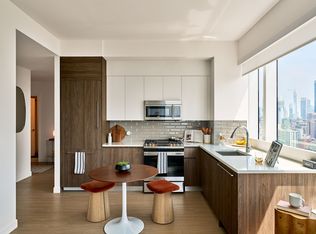 550 10th Ave #2205, New York, NY 10018