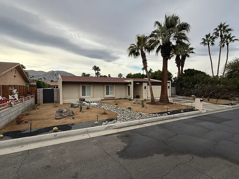 45685 Mountain View Ave — Photo 24