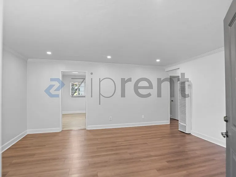1946 Menalto Ave — Photo 5