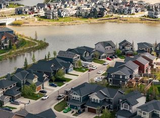 71 NE Canals Close SW, Airdrie, AB T4B 0S6