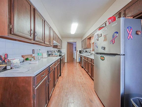 5th image of 804 Cypress Dr