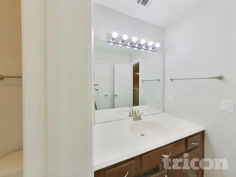 11222 Raveneaux Dr — Photo 21