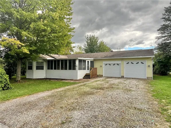 201 Stuart Dr, Spencer, OH 44275