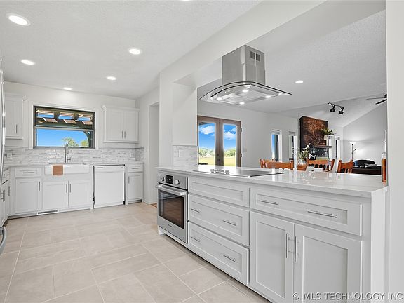 3rd image of 13542 N 155th East Ave