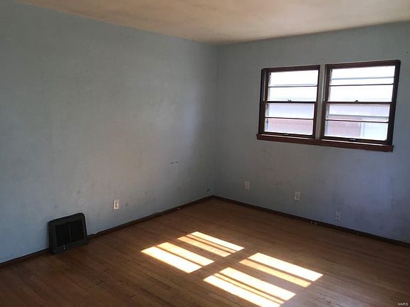 3rd image of 3025 Ramona Dr