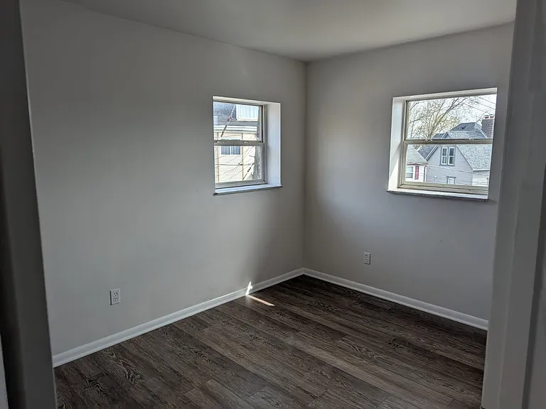 300 California Ave #3 — Photo 10