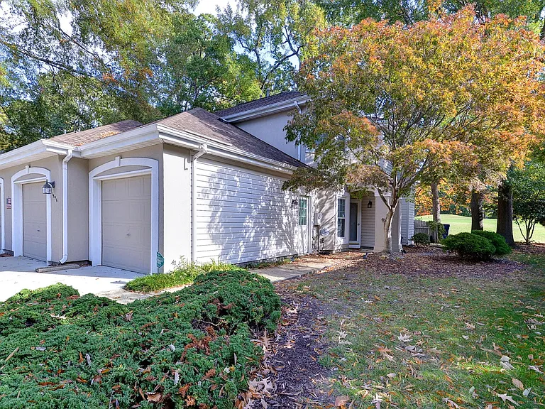 1596 Willow Cv — Photo 29