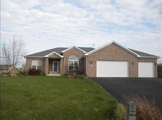 2900 Culver Ct, Poplar Grove, IL 61065