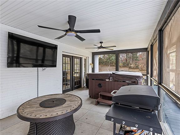 3rd image of 717 N Cary Dr