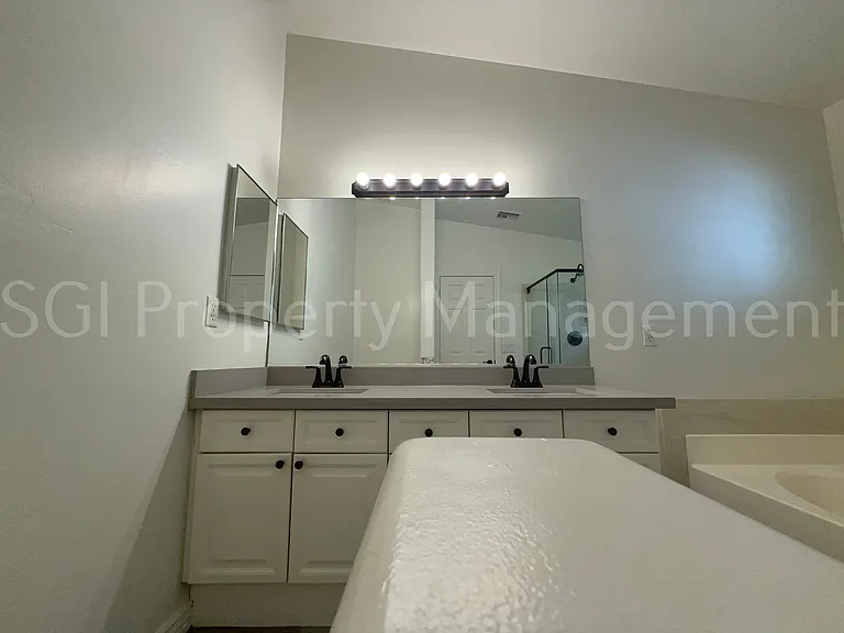 942 S Ash Ave #108 — Photo 15