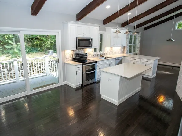139 Cumberland Rd, Leominster, MA 01453