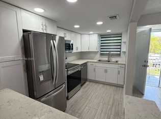 9353 Fontainebleau Blvd APT A201, Miami, FL 33172