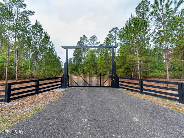 00 CR 127 N, Sanderson, FL 32087