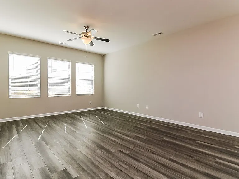 546 Wendell Falls Pkwy — Photo 4