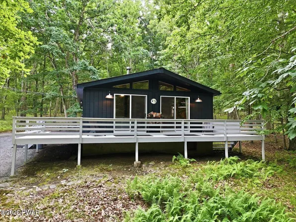 182 Robin Way, Lackawaxen, PA 18435