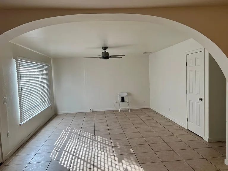 5418 W Windsor Ave — Photo 8