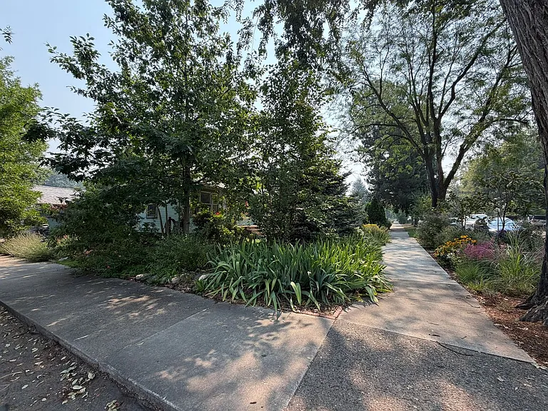1424 W Franklin St — Photo 30