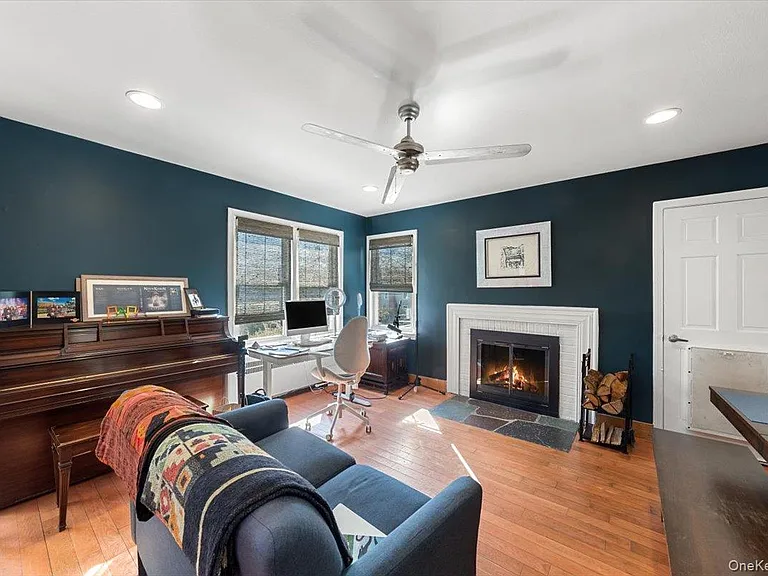 10 Taft Ln — Photo 4