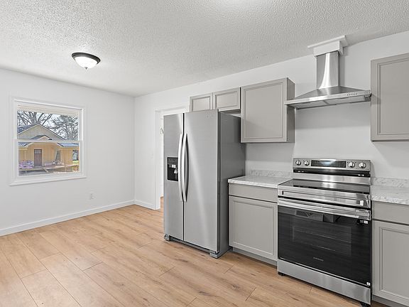 3rd image of 104 Locust Ave