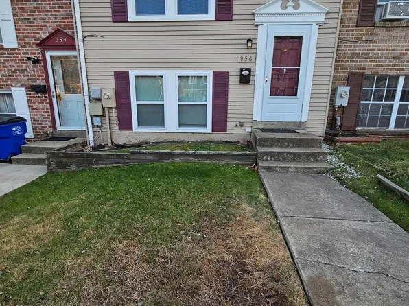 956 Top View Dr, Edgewood, MD 21040