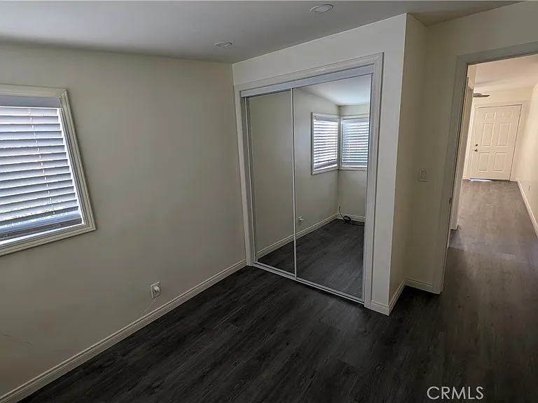 1526 E 9th St — Photo 7