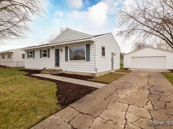 228 Jane Ellen Dr SE, Lowell, MI 49331