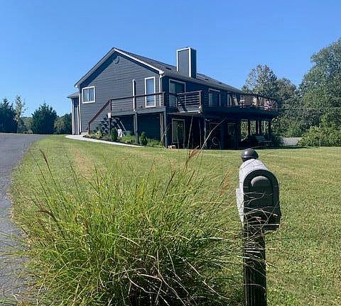 3rd image of 580 Lawless Rd