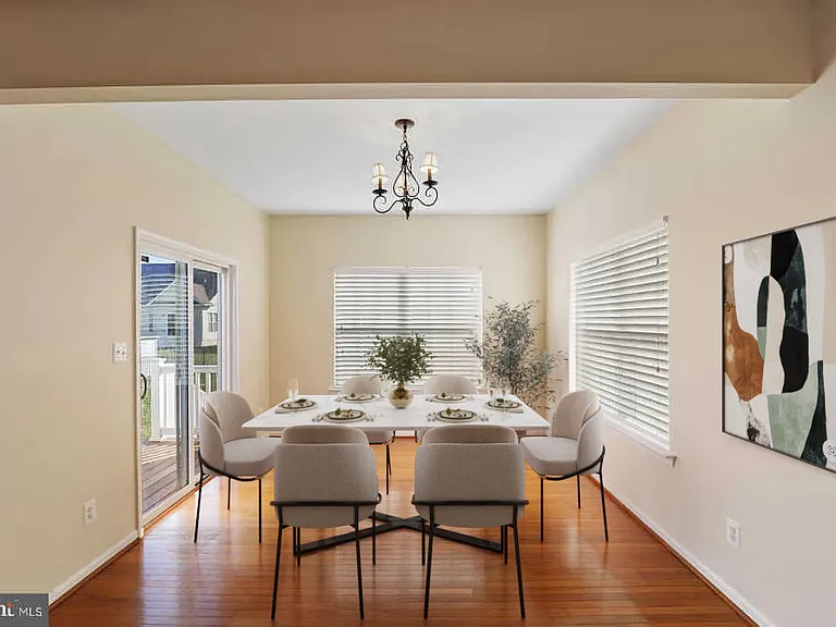 223 Viola Dr — Photo 4