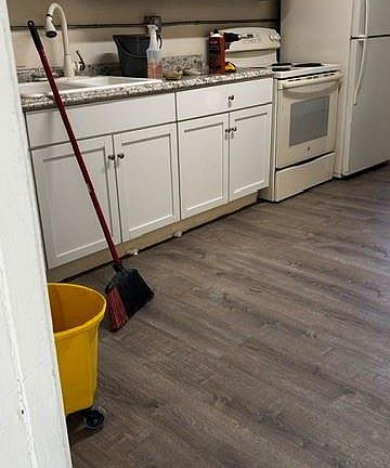 2nd image of 8903 E Winner Rd