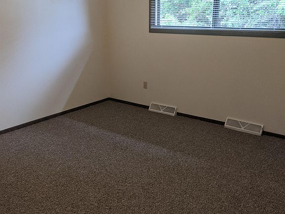 4th image of 3000 Youngdale Ave #F